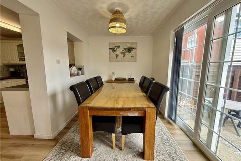 4 bedroom end of terrace house for sale, Oak Street, Shaw, Oldham, Greater Manchester, OL2