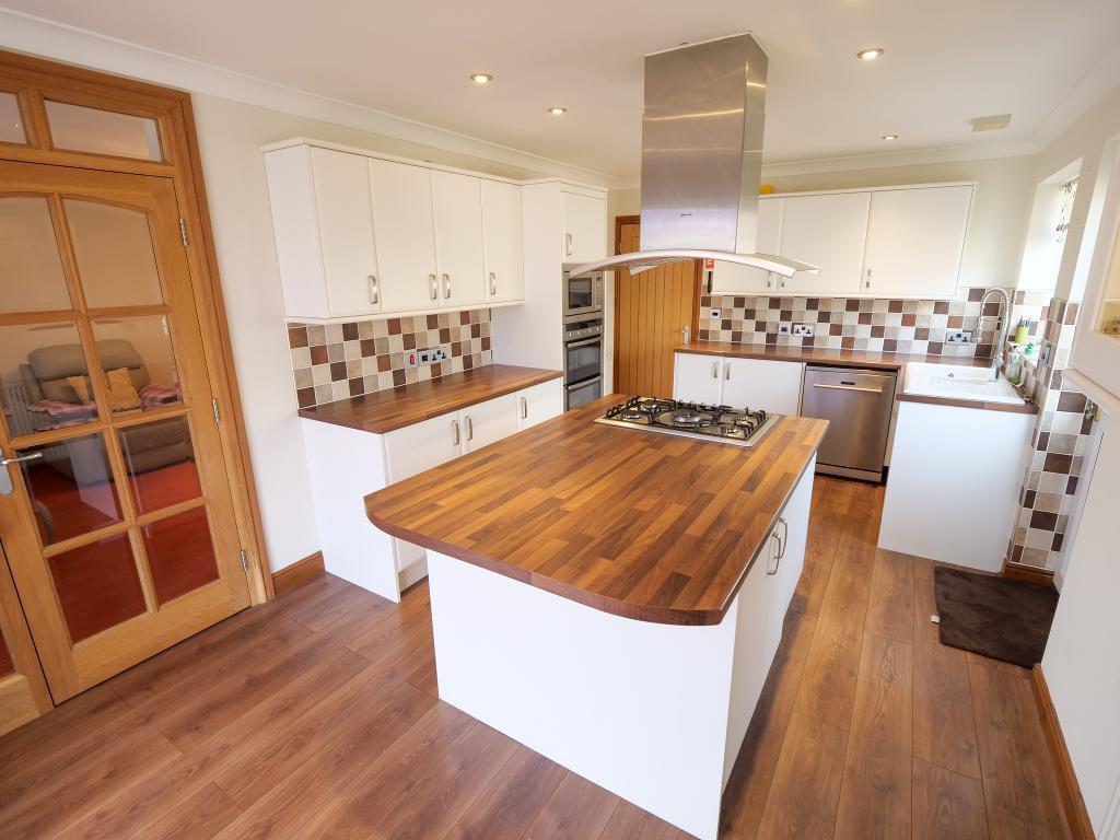Kitchen Dual Aspect