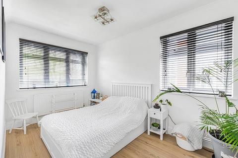 10 Vinson Close, Orpington, BR6 0EG