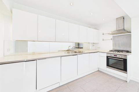2 bedroom house to rent, Victor Road, Teddington
