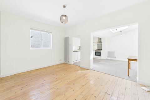 2 bedroom house to rent, Victor Road, Teddington