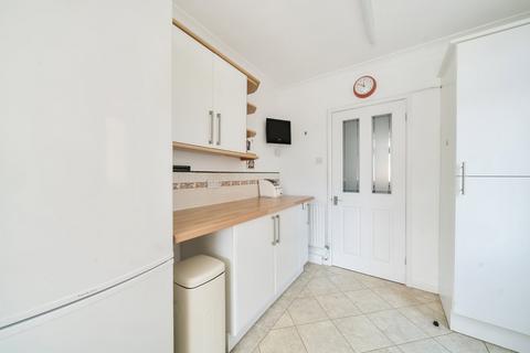 284 Brook Lane, Sarisbury Green, Southampton, SO31 7DP