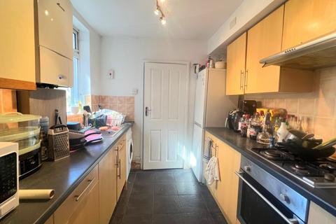 4 bedroom terraced house to rent, Northcote Road, Southampton SO17