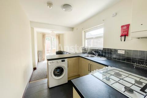 5 bedroom terraced house to rent, Milton Road, Southampton SO15