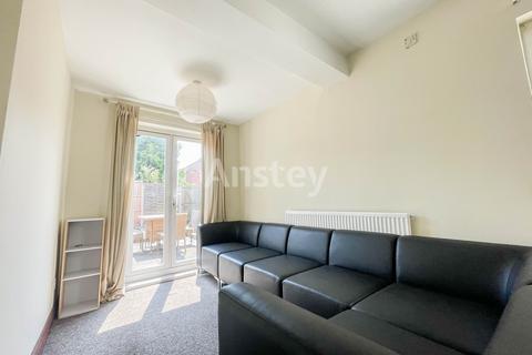 5 bedroom terraced house to rent, Milton Road, Southampton SO15