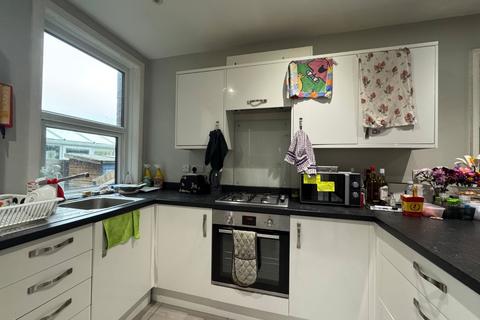 4 bedroom semi-detached house to rent, Granby Grove, Southampton SO17