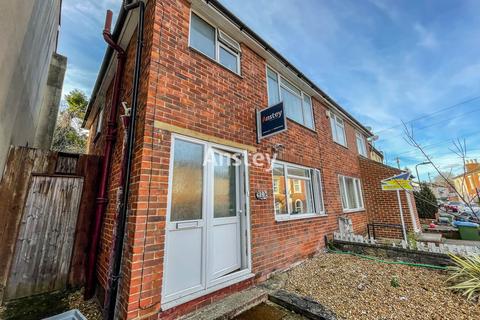 3 bedroom end of terrace house to rent, Earls Road, Southampton SO14