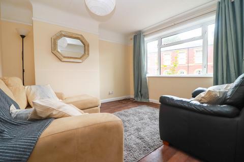 3 bedroom end of terrace house to rent, Earls Road, Southampton SO14