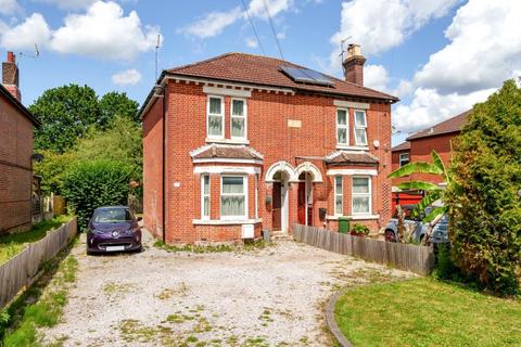 5 bedroom semi-detached house to rent, Burgess Road, Southampton SO16