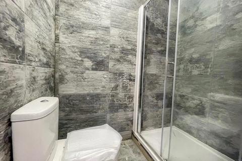 5 bedroom semi-detached house to rent, Burgess Road, Southampton SO16