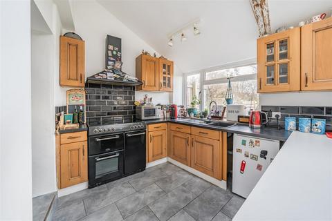 Crowethorn Village Road, Christow, Exeter, EX6 7NG