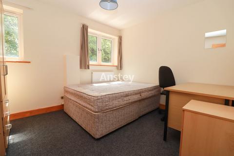 2 bedroom flat to rent, Portswood Road, Southampton SO17