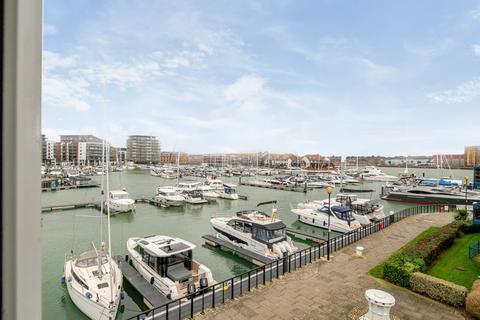 27 Atlantic Close, Southampton, SO14 3TA