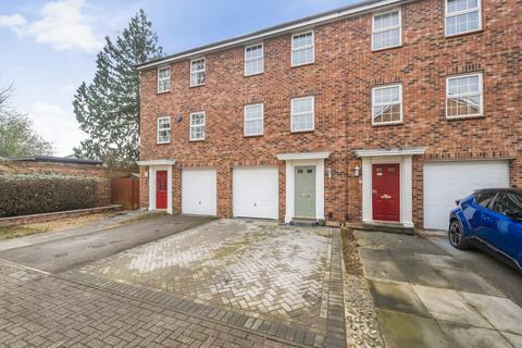 6 Avro Close, Southampton, SO15 4AE