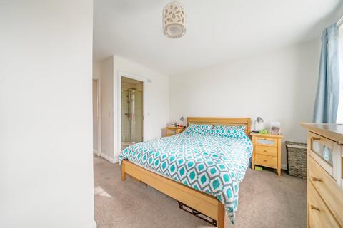 6 Avro Close, Southampton, SO15 4AE