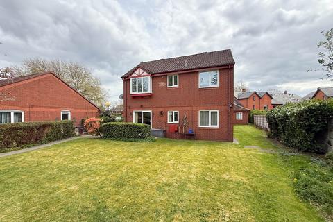 1 bedroom apartment for sale, The Spinney, Urmston, Manchester, M41