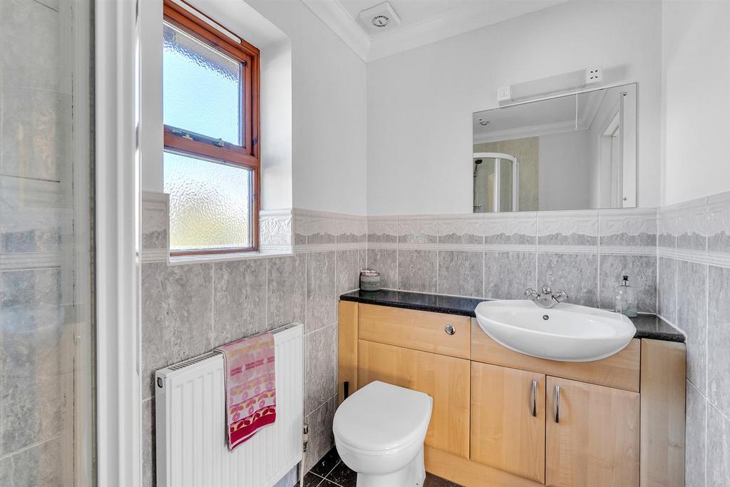 Bedroom 1 en suite