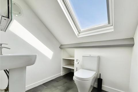 2 bedroom maisonette to rent, Hounslow Road, Twickenham, TW2