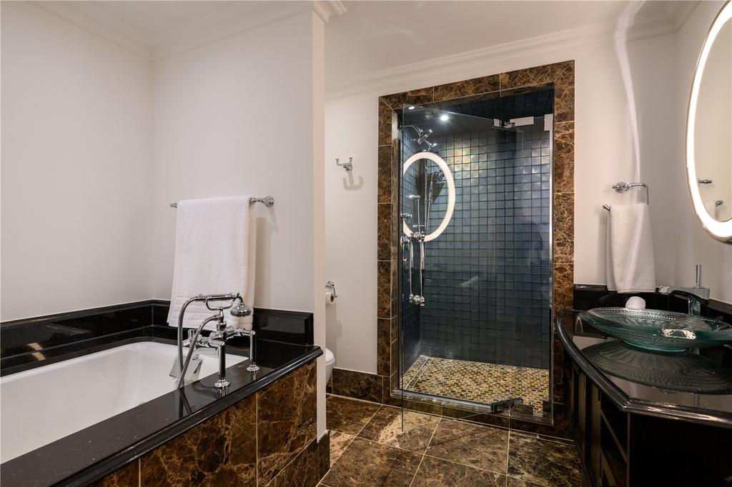 En Suite Bathroom