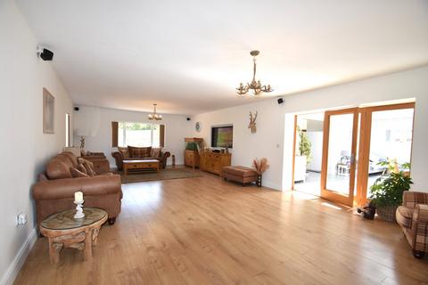 3 bedroom bungalow for sale, Oxford Road, Gerrards Cross, Buckinghamshire, SL9