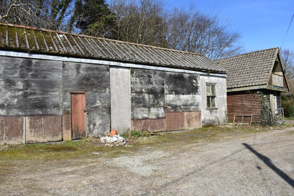 Barn/Tractor Shed