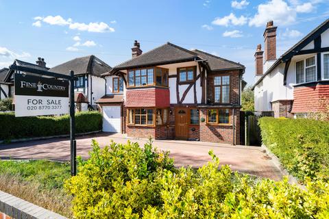4 bedroom detached house for sale, Woodbury Drive, Surrey SM2