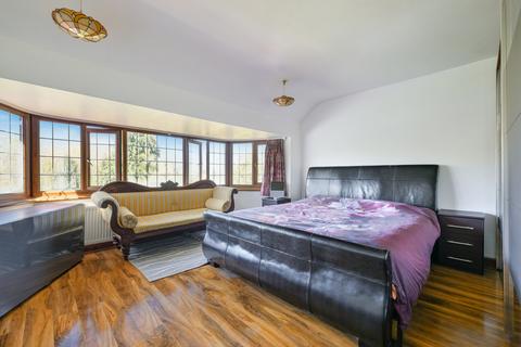 57 Woodbury Drive, Sutton, SM2 5RA