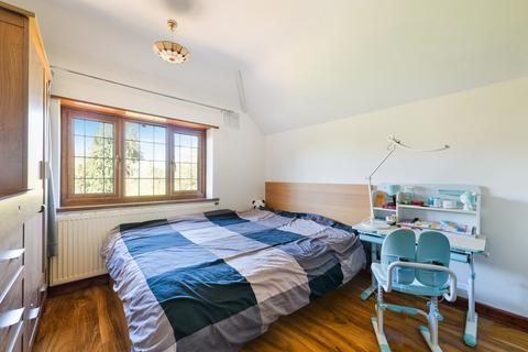 57 Woodbury Drive, Sutton, SM2 5RA