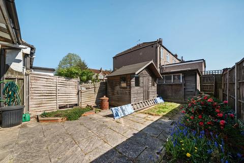 3 bedroom terraced house for sale, Grove Road, Mitcham CR4