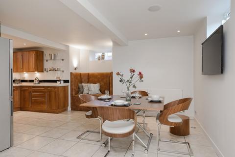 undefined, Cambisgate, London SW19