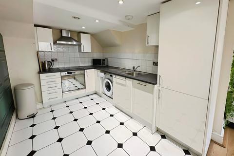 2 bedroom apartment to rent, Temple Lane, Merseyside L2