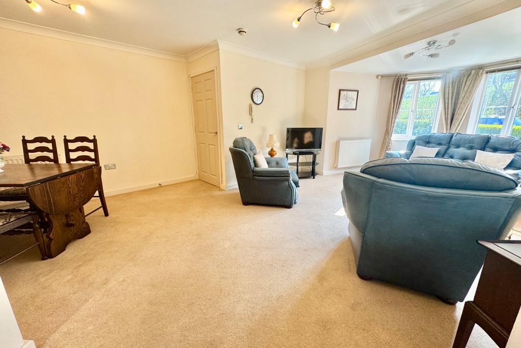 Living/Dining Area