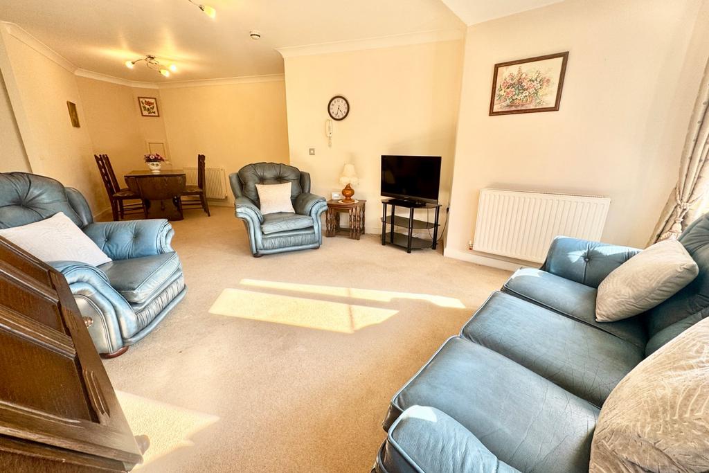 Living/Dining Area