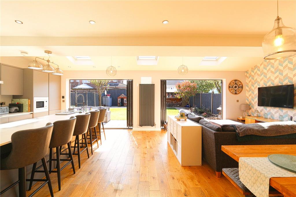 Kitchen/Dining Area