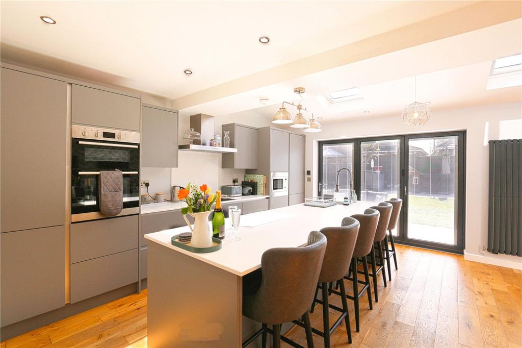 Kitchen/Dining Area