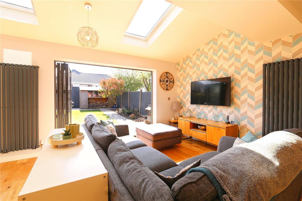 Kitchen/Dining Area