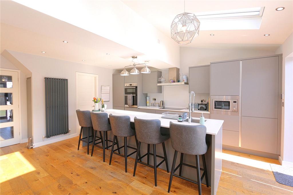Kitchen/Dining Area