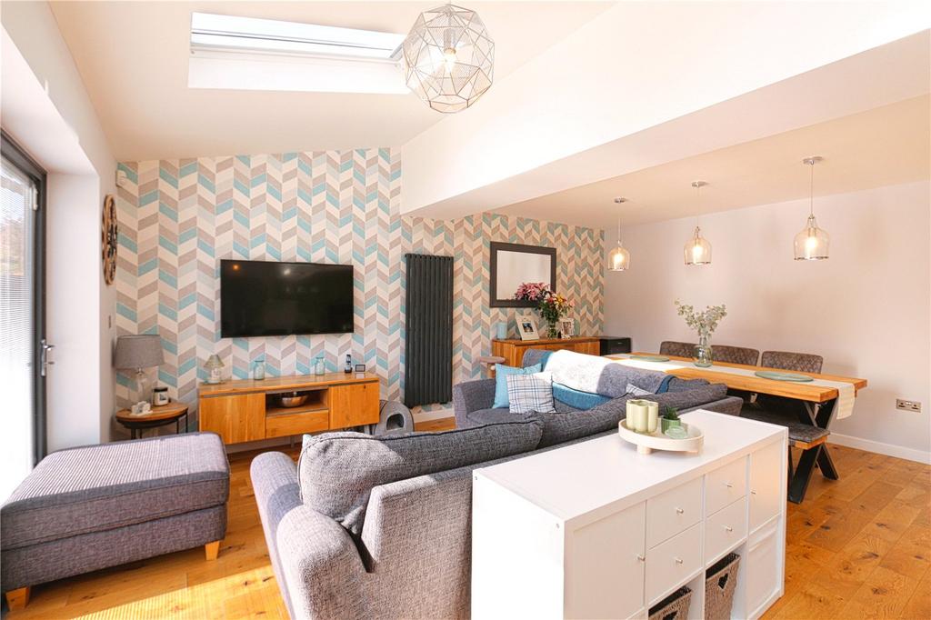 Kitchen/Dining Area