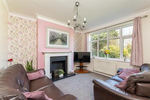 3 Moor Drive, Otley, LS21 1DZ