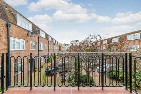4 Robert Close, London, W9 1BY