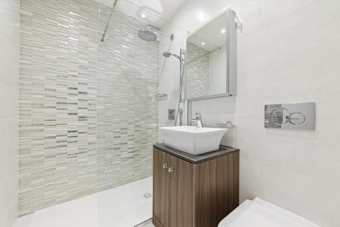 4 Robert Close, London, W9 1BY
