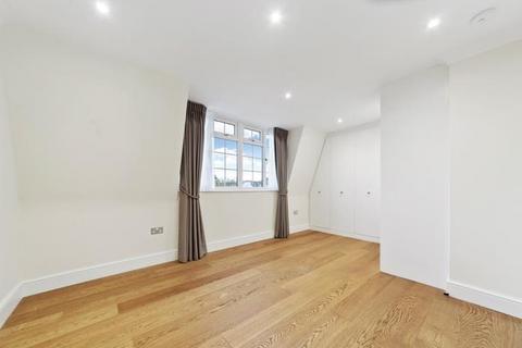 4 Robert Close, London, W9 1BY