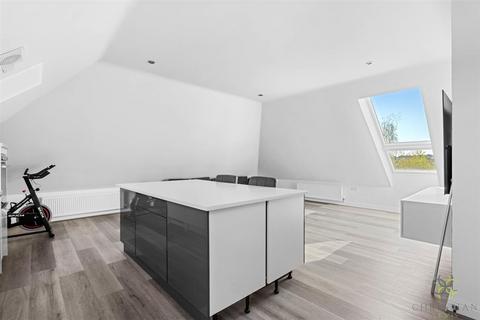 2 bedroom penthouse for sale, Kings Road, Evesham WR11