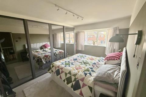 13 Briars Close, Churchdown, Gloucester, GL3 2RZ