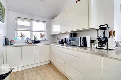 3 bedroom semi-detached bungalow for sale, Camping Close, Haddenham