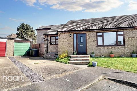 3 bedroom semi-detached bungalow for sale, Camping Close, Haddenham