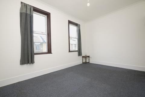3 bedroom terraced house to rent, Aldworth Road, London, E15