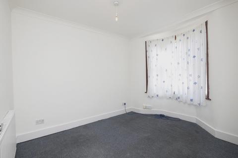 3 bedroom terraced house to rent, Aldworth Road, London, E15