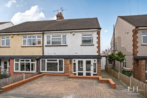 7 Aintree Grove, Upminster, RM14 2NU