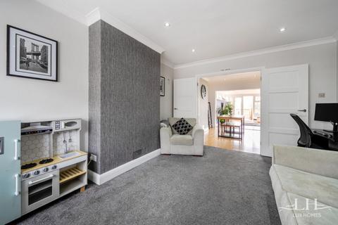 7 Aintree Grove, Upminster, RM14 2NU